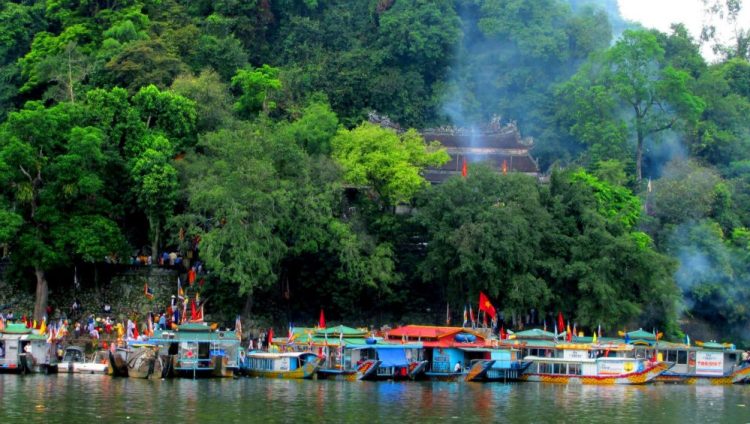 Hòn Chén, cảnh đẹp bên dòng sông Hương - 02