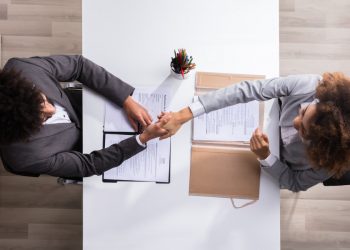 Khi nhà tuyển dụng ra quyết định nhanh chóng