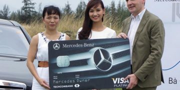 Khách hàng có thẻ Mercedes Platinum sẽ nhận được ưu đãi lâu dài