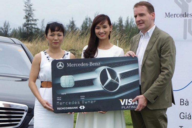Khách hàng có thẻ Mercedes Platinum sẽ nhận được ưu đãi lâu dài
