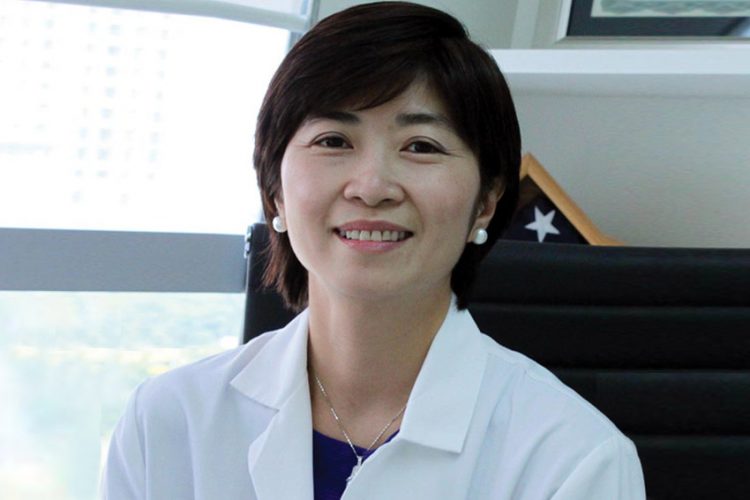 bác sĩ Nam Trân Phạm, Giám đốc Y khoa của phòng khám American Eye Center