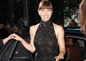 Jessica Biel tỏa sáng tại lễ ra mắt “Total Recall”