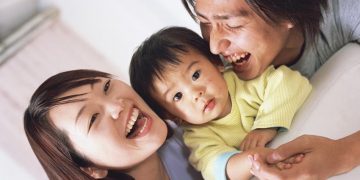 Hy sinh cho chồng con là ngu?