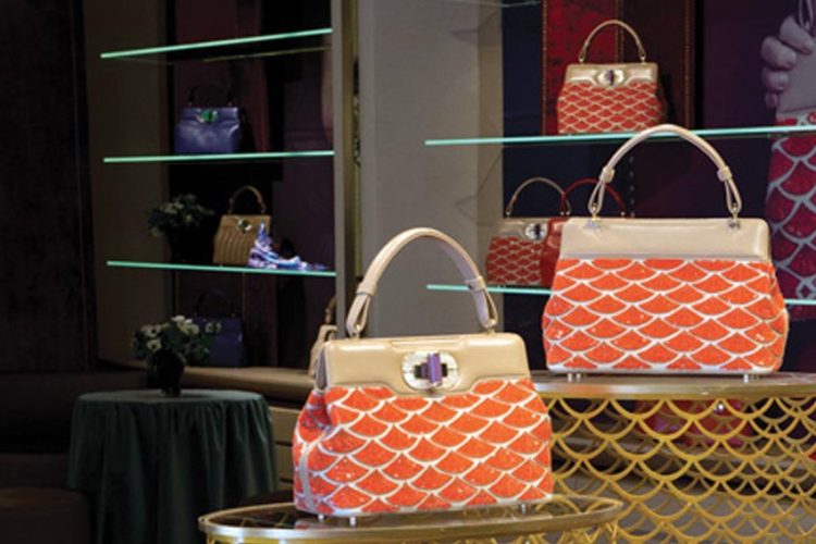 BVLGARI giới thiệu BST túi xách Isabella Rossellini Xuân-Hè 2013