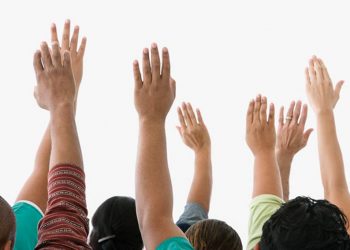 Phản hồi theo kiểu “sandwich”: Vì sao không nên?