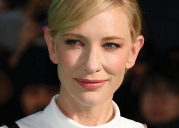 Cate Blanchett trong thiết kế Givenchy by Riccardo Tisci
