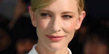 Cate Blanchett trong thiết kế Givenchy by Riccardo Tisci