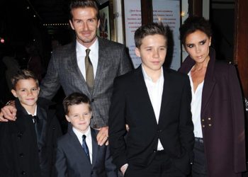 David Beckham và các con diện trang phục của Burberry