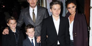 David Beckham và các con diện trang phục của Burberry