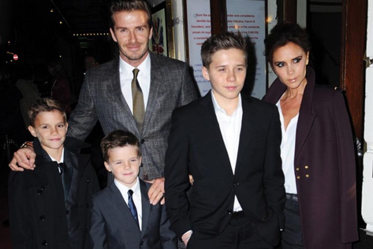 David Beckham và các con diện trang phục của Burberry