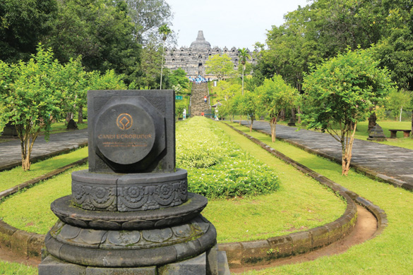 Borobudur một năm, một tháng và một ngày - 4