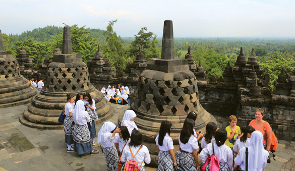 Borobudur một năm, một tháng và một ngày - 6