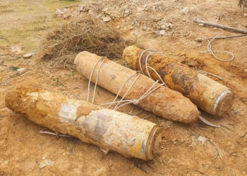 Những mảnh bom còn sót