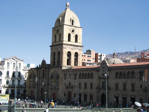 La Paz, thành phố đa sắc màu trên nóc nhà thế giới - 8