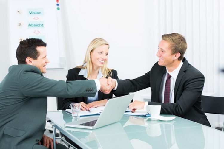 Có nên yêu cầu ứng viên tiết lộ mức lương hiện tại? 1