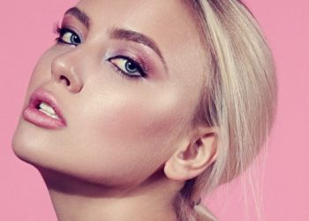 Trang điểm eyeliner sắc màu - 1