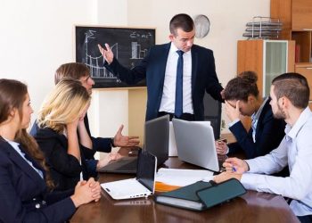 Vì sao nhân viên không quý mến sếp?