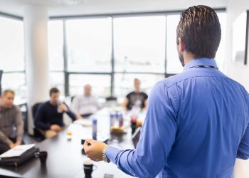 Để nhân viên không làm việc kiểu “lờ đờ”