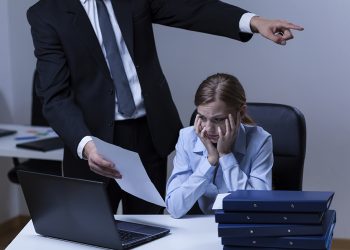 Trước khi có ý định sa thải nhân viên… 1