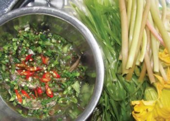 Mắm sặc kho cá kèo -