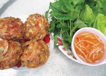 Về Đại Tâm ghé ăn bánh cống