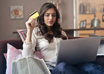 Để khách hàng chịu khó lắng nghe bạn 2