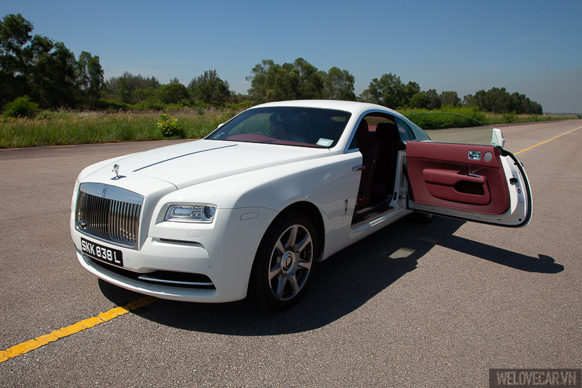 Rolls-Royce Wraith với phong cách, sức mạnh và độ quyến rũ khó cưỡng- Photo 23