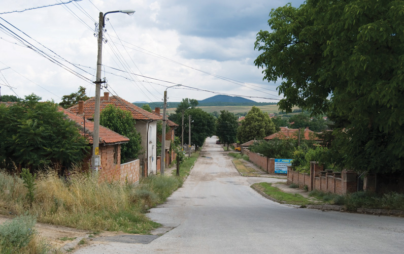 Những đóa hồng lặng lẽ ở Bulgaria -8