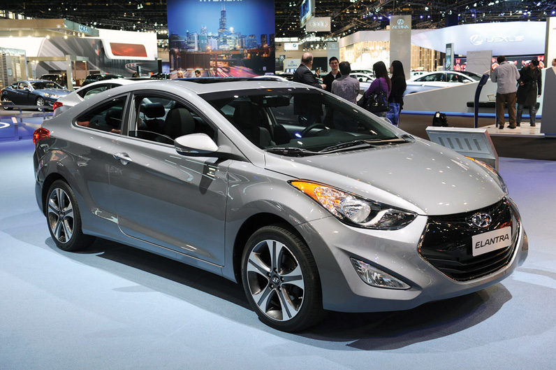 Hyundai Elantra 2015 ra mắt với giá mềm