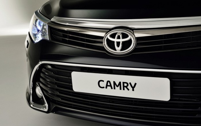 2015-Toyota-Camry-16