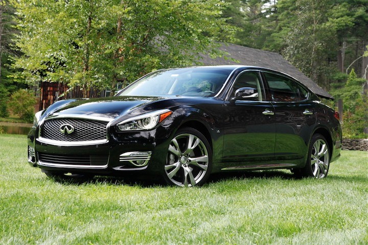 001-2015-infiniti-q70l-quick-spin-1