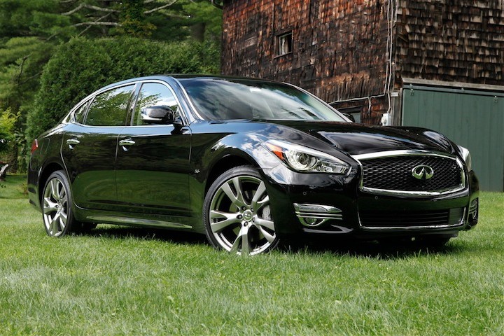 003-2015-infiniti-q70l-quick-spin-1