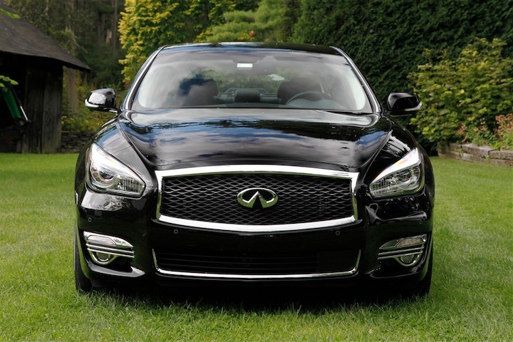 006-2015-infiniti-q70l-quick-spin-1