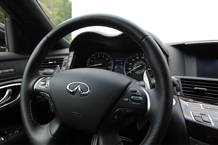 013-2015-infiniti-q70l-quick-spin-1