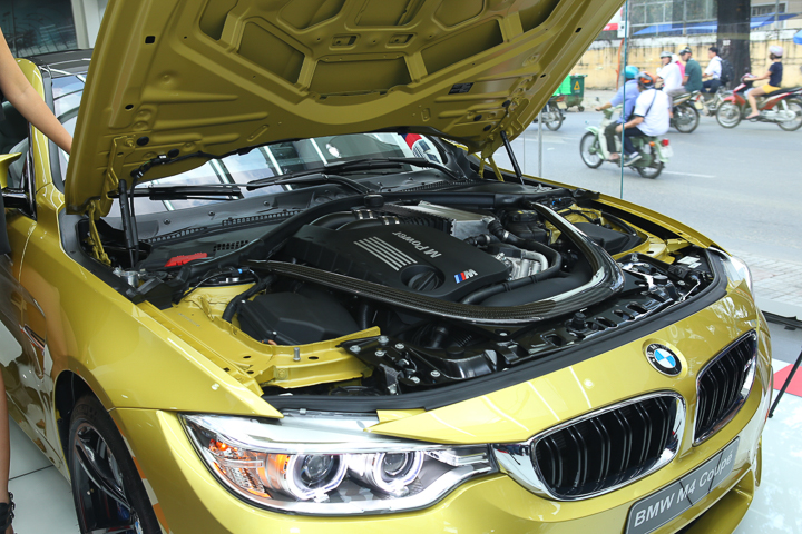 20140920-BMW M4 Showroom-070