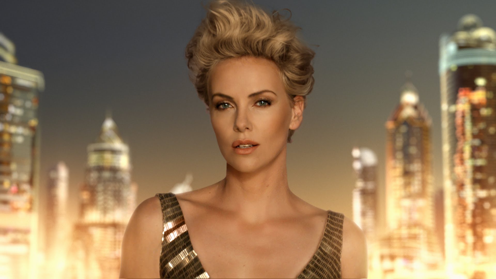 “Cô gái vàng” Charlize Theron trong chiến dịch quảng cáo J’adore Dior