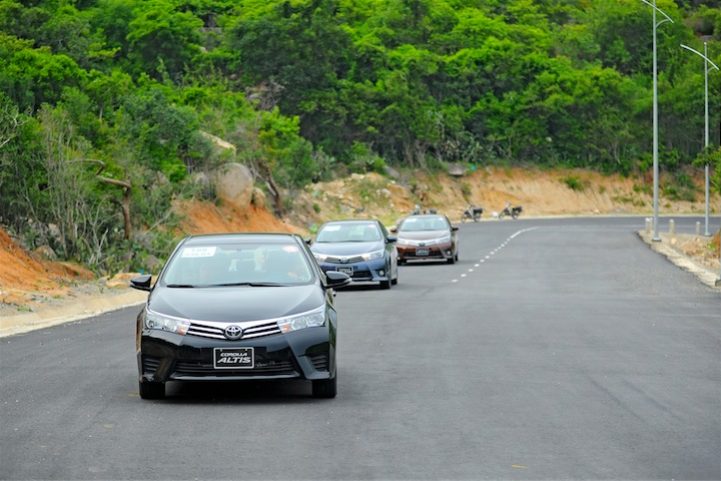 Corolla Altis 2014 (17)