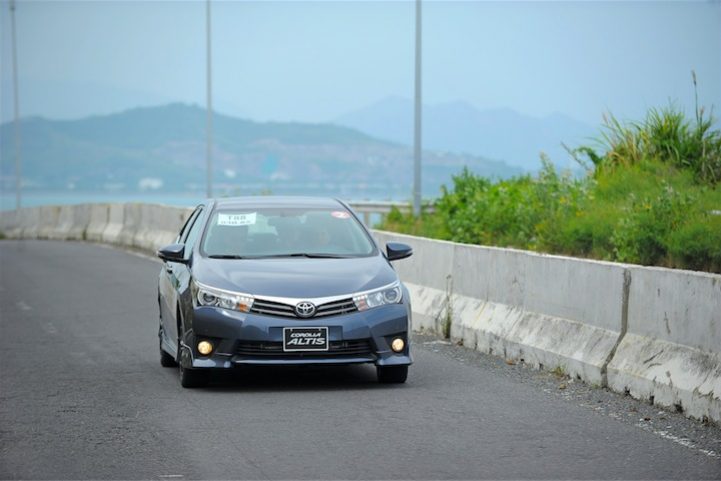 Corolla Altis 2014 (2)