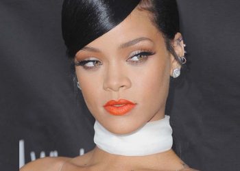 Lộng lẫy “như sao” ở dạ tiệc Giáng sinh 1