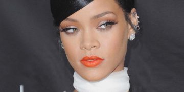 Lộng lẫy “như sao” ở dạ tiệc Giáng sinh 1