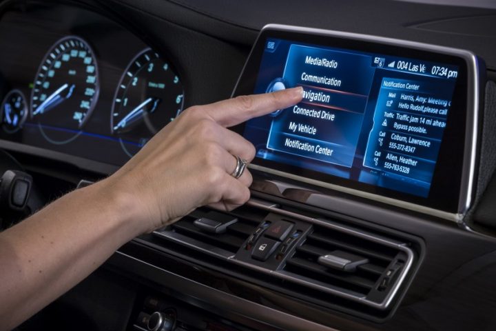 bmw-iDrive-Touchscreen-0007-850×581