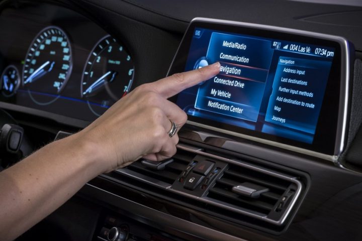 bmw-iDrive-Touchscreen-0008-850×581