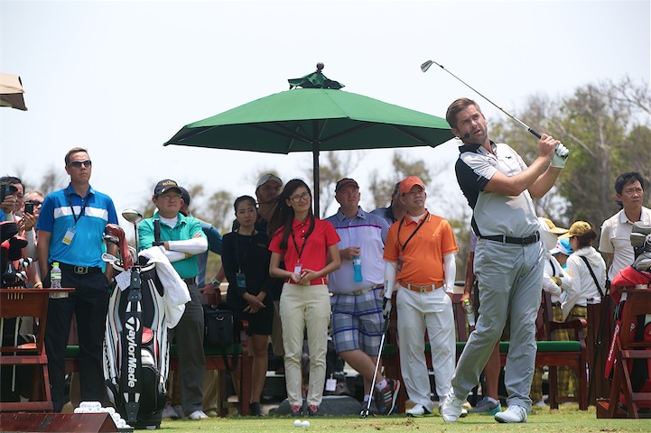 Robert Rock at golf clinic