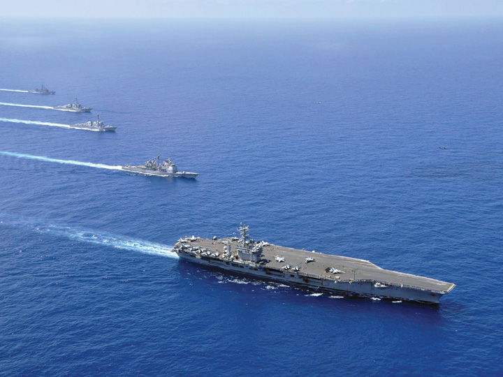 Hàng không mẫu hạm USS Nimitz và các tàu tuần dương USS Chosin, USS Sampson, USS Pinkney, USS Rentz trên Biển Đông