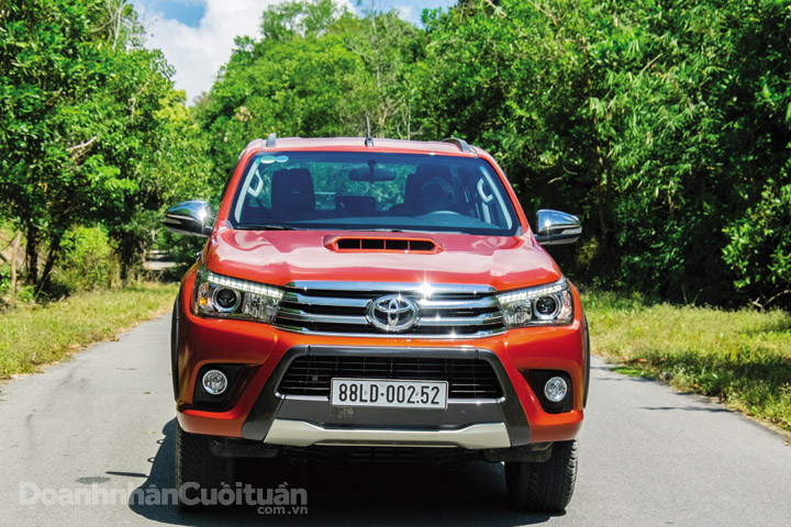 Ra mắt xe bán tải Toyota Hilux 2015 có bản số tự động