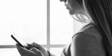 5 tin nhắn nên gửi cho bạn đời mỗi ngày