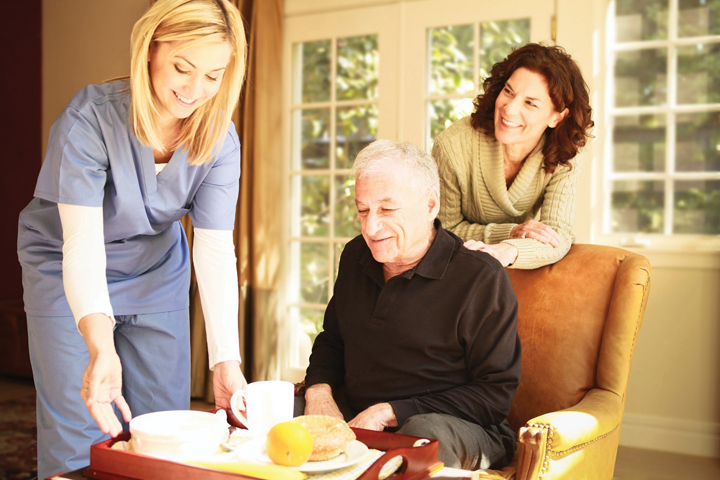 Mô hình dịch vụ chăm sóc người già tận nhà của thương hiệu Home Care Assistance, rất khác biệt so với mô hình truyền thống là gởi người già vào viện dưỡng lão. Với điểm khác biệt độc đáo này về dịch vụ, Home Care Assistance hiện đang nhượng quyền rất thành công tại Mỹ và bắt đầu phát triển ra thế giới