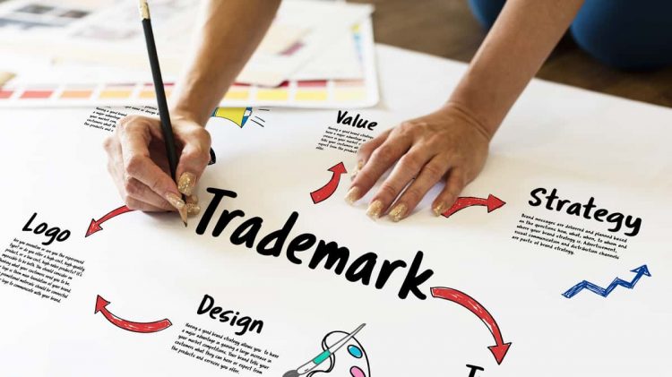 Những khoảng cách giữa thực tế và lý thuyết