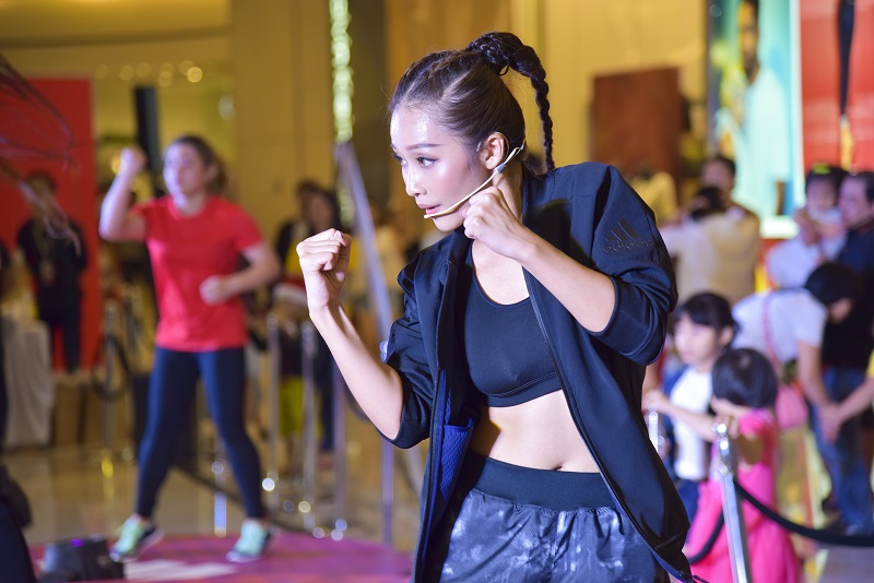 Body Combat không xa lạ với cô nàng boxing Khả Ngân