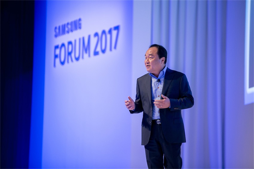 press-conference-yong-sung-jeon-president-and-ceo-of-samsung-electron